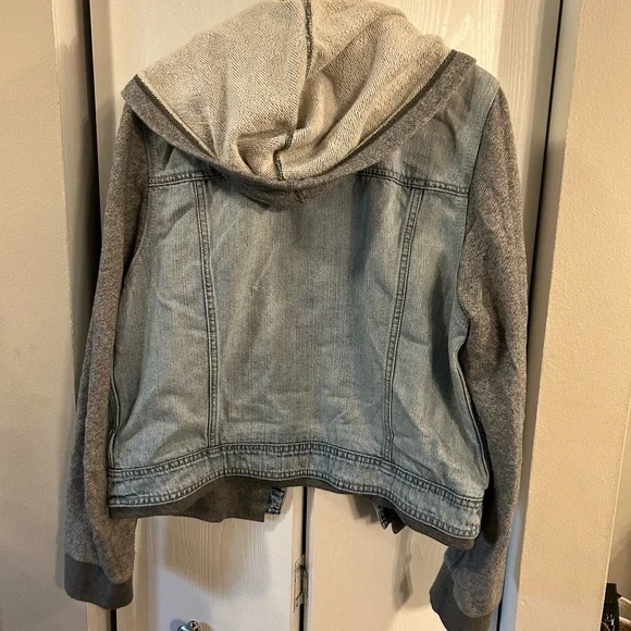 American Eagle Denim Jacket with Gray Sleeves - Picture 3 of 3